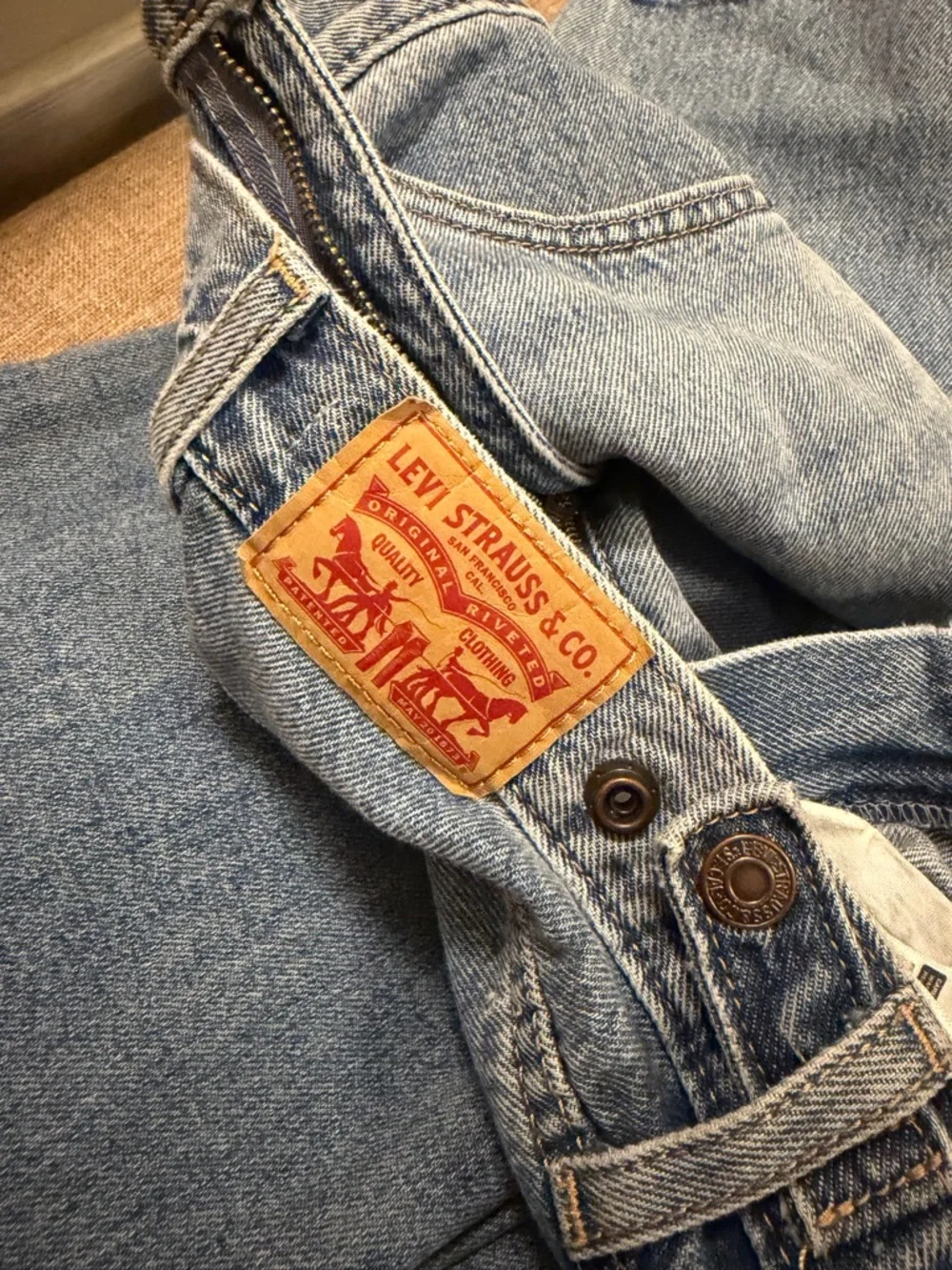 Levi's bowed jeans